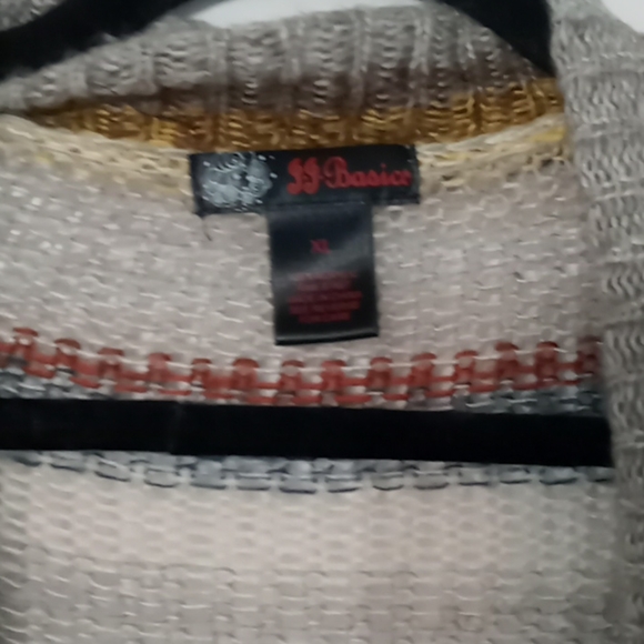 Sweater - Picture 3 of 3